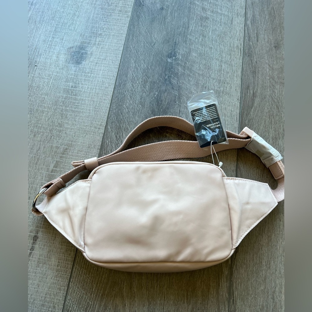 Lululemon Now and Always Belt Bag in Misty Shell / Soft Sand - Picture 5 of 11